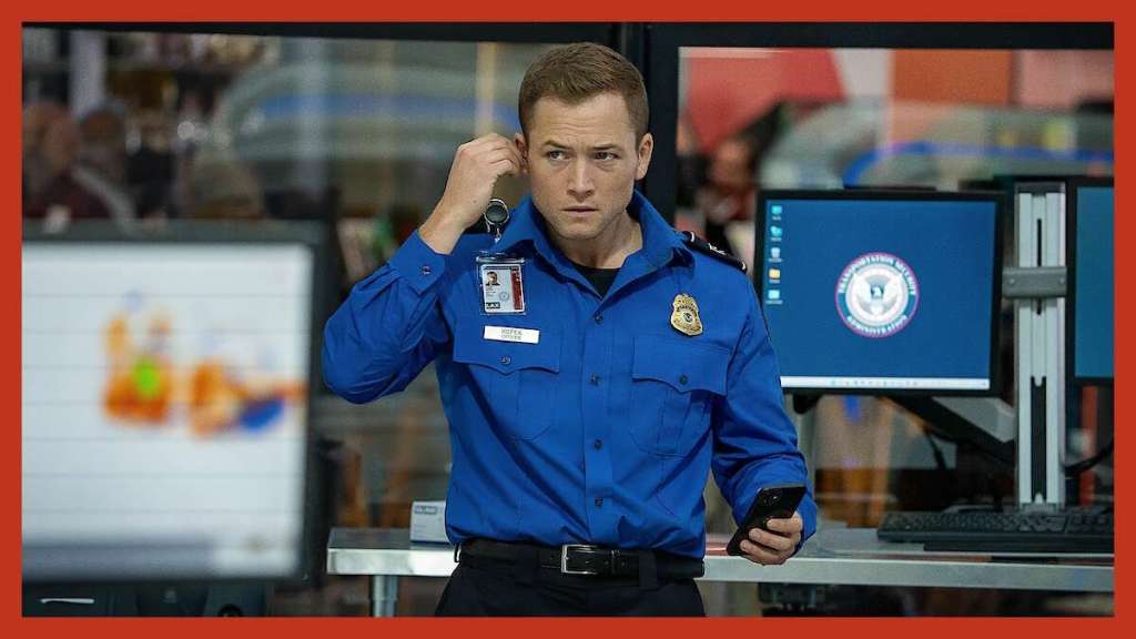 Eerste beelden van spannende kerstthriller Carry-On op Netflix Carry-On Netflix